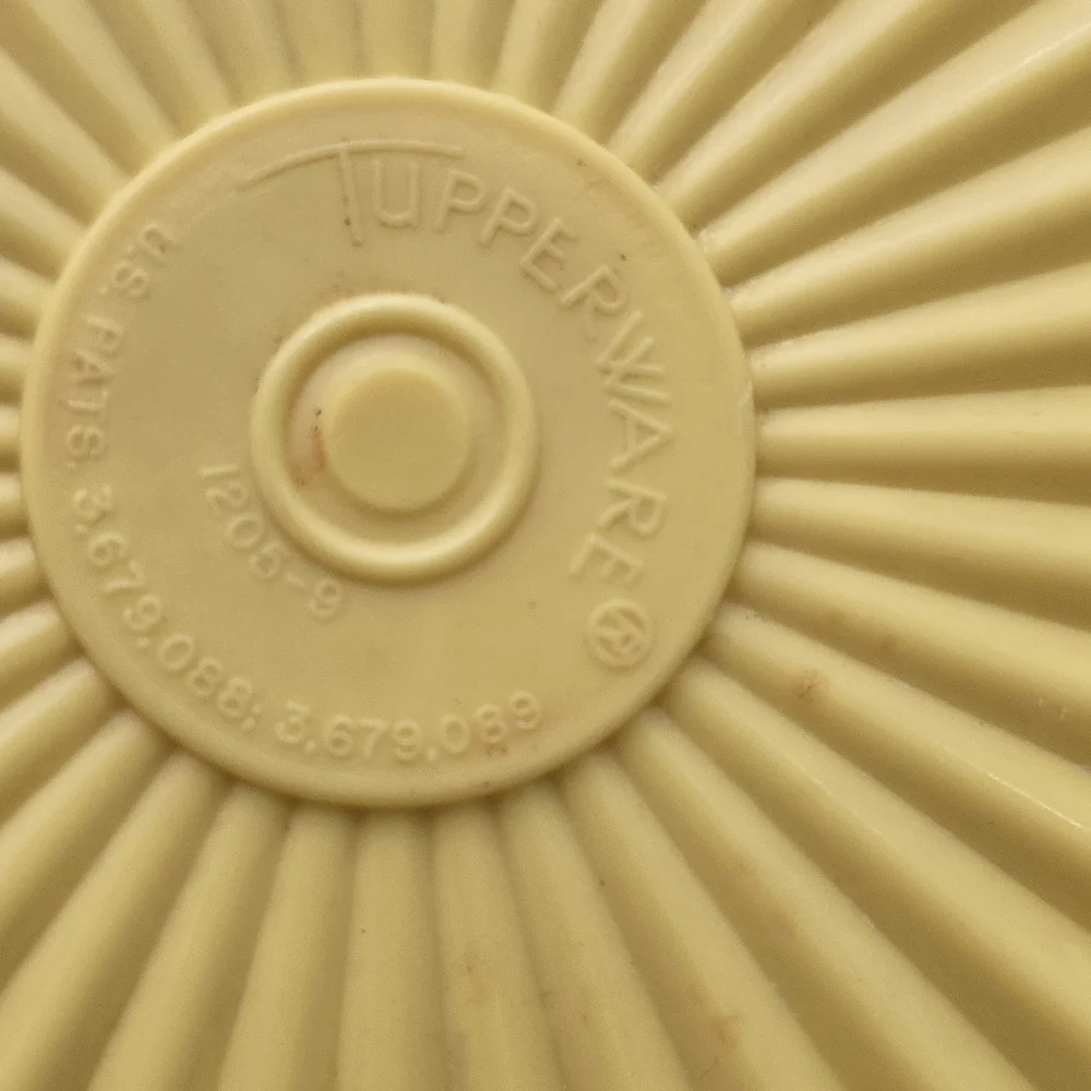 Tupperware lid replacement 8 inches